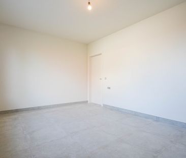 Aangename vrijstaande woning met drie slaapkamers in rustige omgeving. - Photo 2