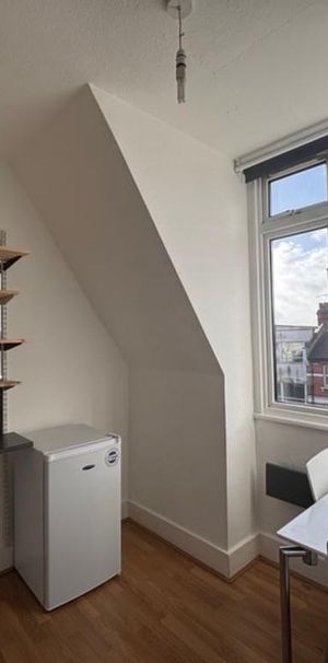 Studio to rent - Photo 1