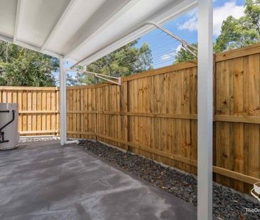 Near New 4 Bedroom Townhouse - Photo 3