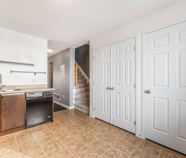 For Lease - 230 Shanly Private, Barrhaven, Ontario - Photo 4