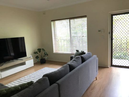 “Leafy “Avenues” Living – Modern Comfort Near the City” - Photo 1