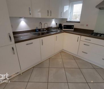 4 bedroom detached house to rent - Photo 2