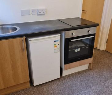 Studio to rent - Photo 2