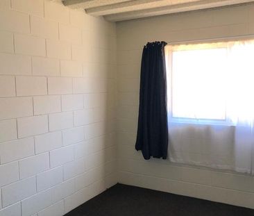 2/10 Wellington Street - Photo 6