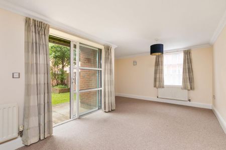 2 bedroom ground floor flat to rent - Photo 2