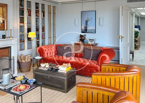 Penthouse for rent in Jerónimos (Madrid) - Photo 1