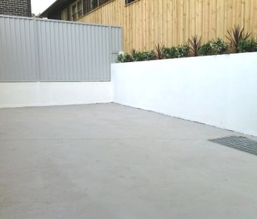 Stylish Inner-West Townhouse in Heart of Canterbury - Photo 5