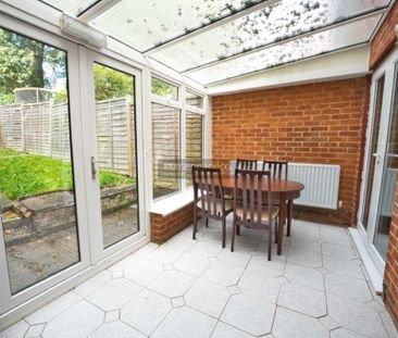 3 bedroom end of terrace house to rent - Photo 2