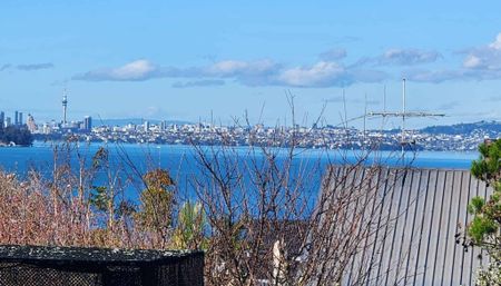 3 Bedroom Near West Harbour Marina. $770 - Photo 3