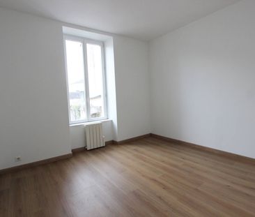 UN TYPE 2, PROCHE DE L’EMBARCADÈRE DE LOCMARIA. - Photo 3