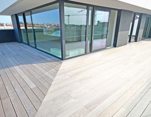 Appartement te huur in Knokke voor € 1.750 met 2 slaapkamers - Photo 1