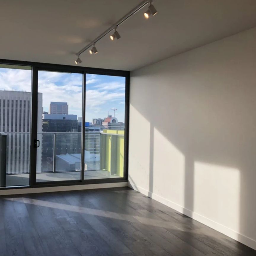 TWO BEDROOM APARTMENT IN THE HEART OF ADELAIDE CBD - Photo 1