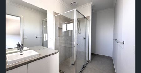 Luxury Family Living in Silverwoods Estate, Yarrawonga - Photo 3