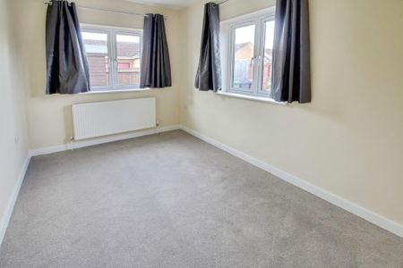 3 bedroom detached bungalow to rent - Photo 3