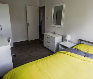 Sovereign House – Room 2 - Photo 3