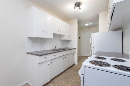 Manchester Place - Photo 2