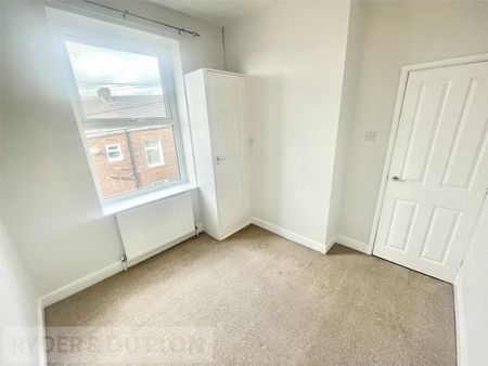 Ripponden Road, Oldham, Greater Manchester, OL1 - Photo 2