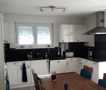 Dans maison de 4 familles, à louer appartement de 3,5 pièces, bain ... - Photo 6