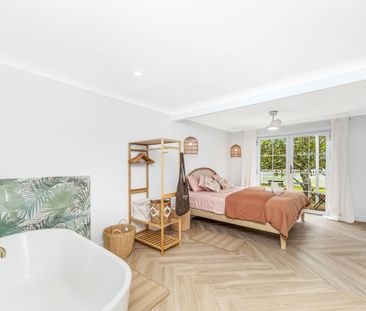 Spacious Coastal Home in Booker Bay – 4 Bed | 3 Bath - Photo 4