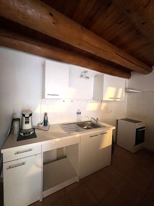 ROGNONAS - Appartement en duplex meublé dans le centre du village., - Photo 1