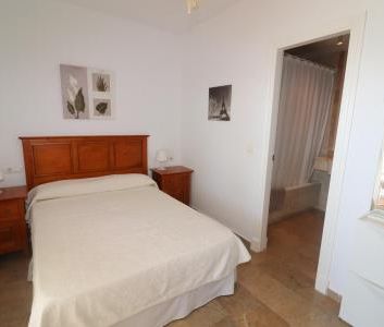 Seasonal rental apartment with frontal sea views in a first line be... - Photo 6