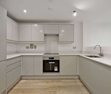 Modern newly built two bed apartment offering light, modern interio... - Photo 3