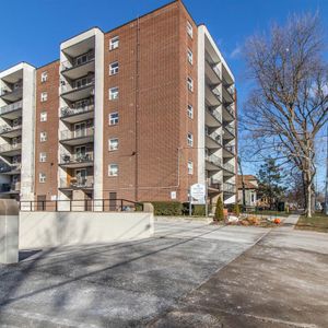 Bristol Place Apartments - Photo 2