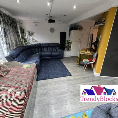 3 bedroom end of terrace house to rent - Photo 1