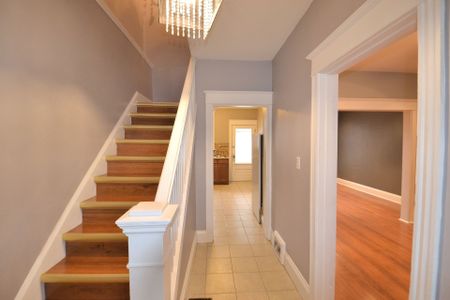 For Lease - 102 Belmont Avenue, Hamilton, Ontario - Photo 5