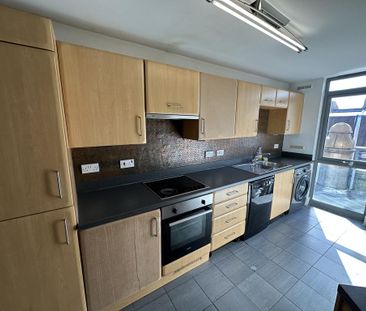 2 bedroom penthouse to rent - Photo 5