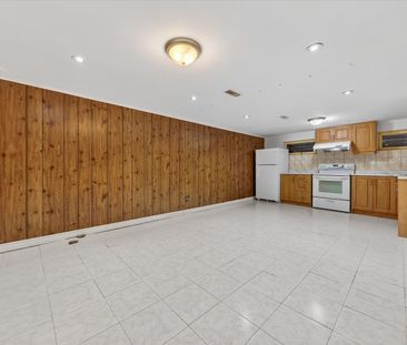 For Lease - 14 Pineslope Crescent Unit# Lower, Toronto, Ontario - Photo 2