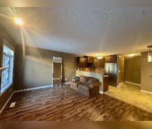 3 Bed 2.5 Bath Single Garage Home Fort Sask. - Photo 5