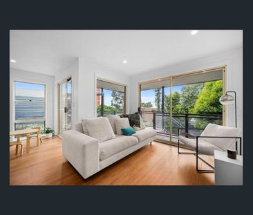 Furnished 4 bedroom 2 bathroom house with beach and ocean views - Photo 1