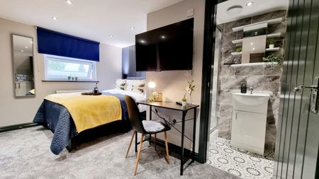 New Luxurious En Suite Rooms - Photo 4