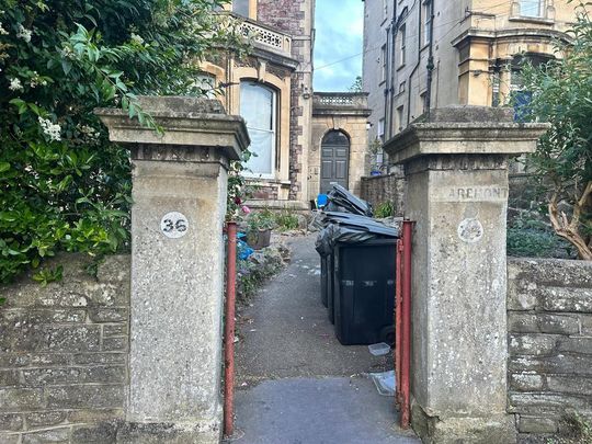 5 bedroom flat to rent - Photo 1