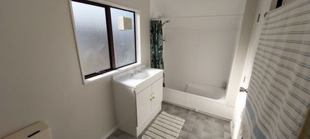 Alicetown Quality 3brm Townhouse - Photo 4