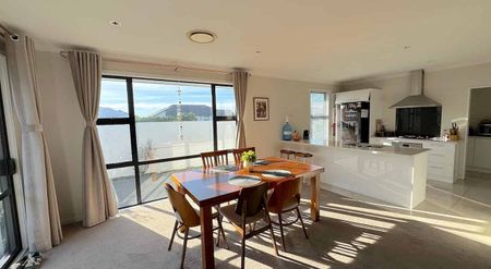 A modern home with central heating - Photo 5