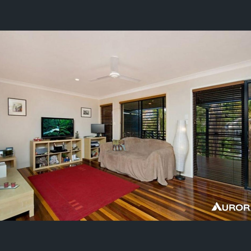 Spacious 1-Bedroom Unit with Deck in Hawthorne - Photo 1