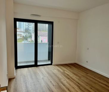 Arrenda-se T1 no Prestigiado Edifício INN Campolide | Garagem | Ele... - Photo 1