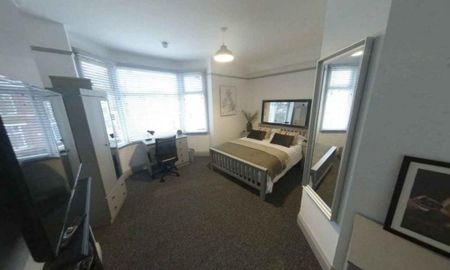 1 bedroom in a house share to rent - Photo 5