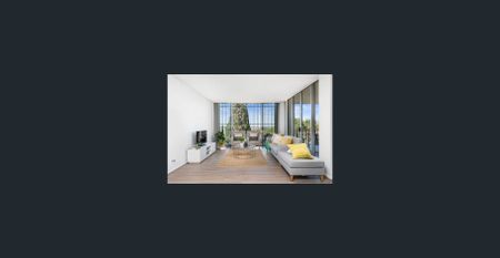 SPACIOUS, THREE BEDROOM APARTMENT WITH VIEWS - Photo 2