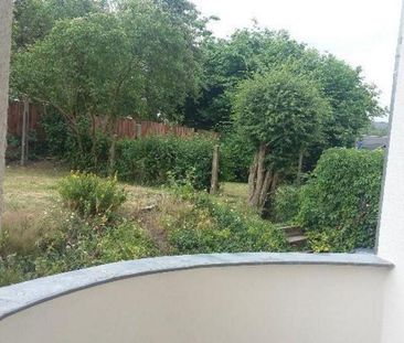 Frisch renoviert mit Balkon und Gartenmitbenutzung - Photo 1