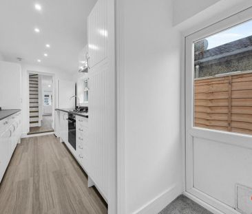 2 bedroom terraced house to rent - Photo 4