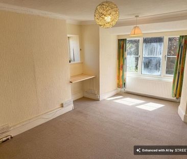 4 bedroom detached house to rent - Photo 2