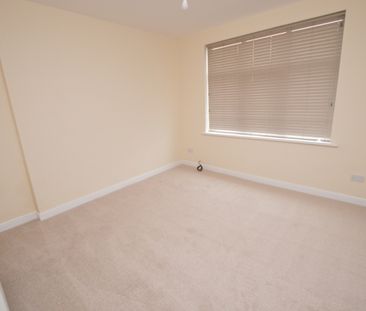 2 Bedroom Ground Floor Flat - Photo 4