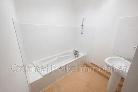 Location Appartement 2 pièces 56m² OLLIOULES 83190 - Photo 3