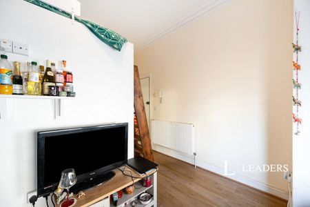 Studio to rent - Photo 4