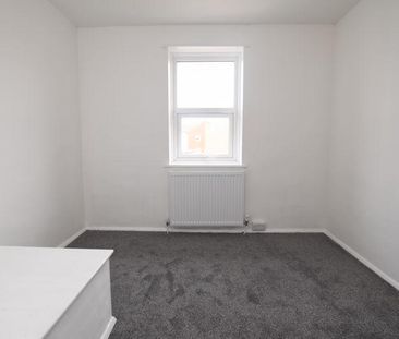 3 bedroom end of terrace house to rent - Photo 5