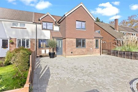 4 bedroom semi-detached house to rent - Photo 5