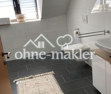 3-Zimmer-Dachgeschosswohnung mit großer Wohnküche in ruhiger Lage - Photo 1